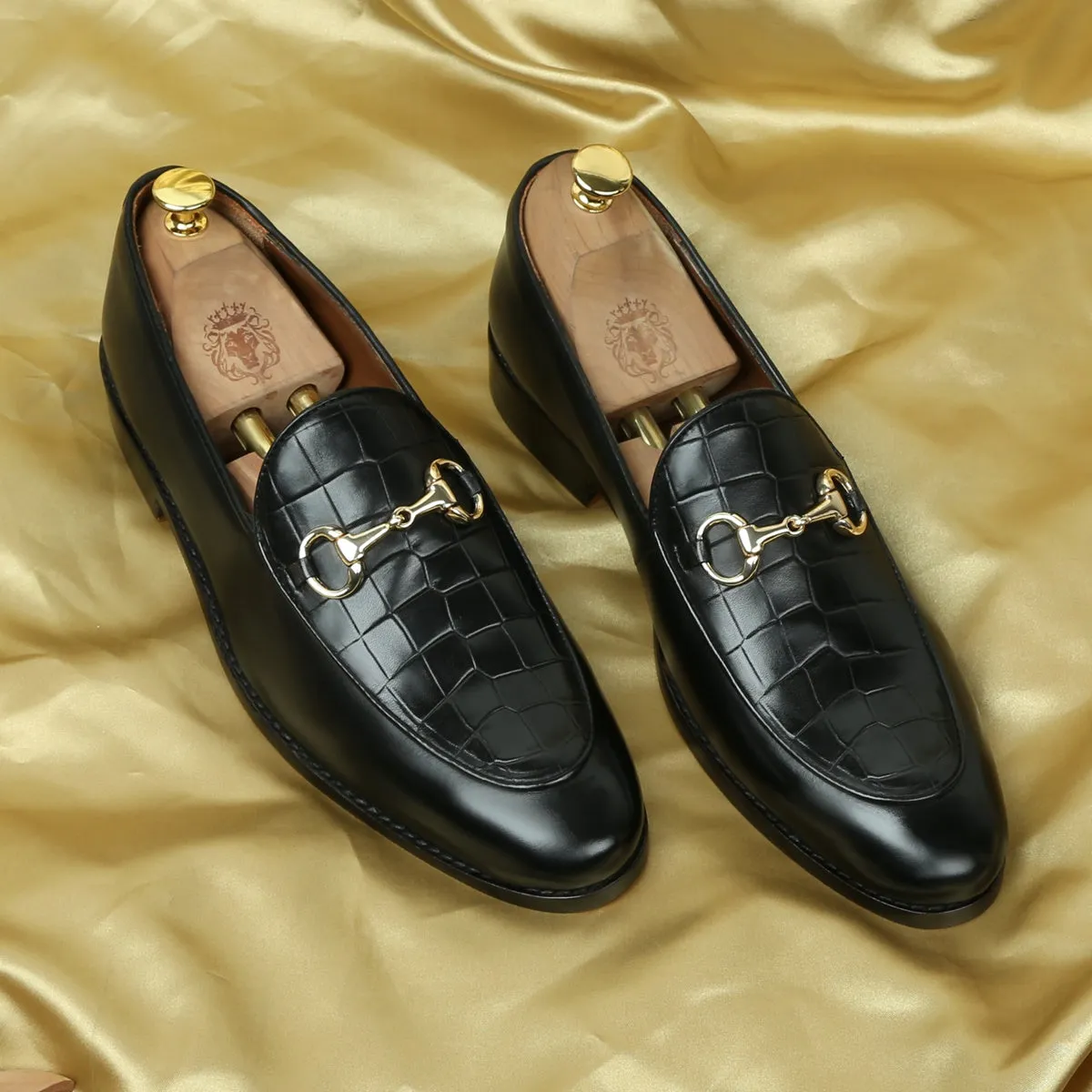 Buckle Detailing Loafers With Black Deep Cut Leather at Vamp