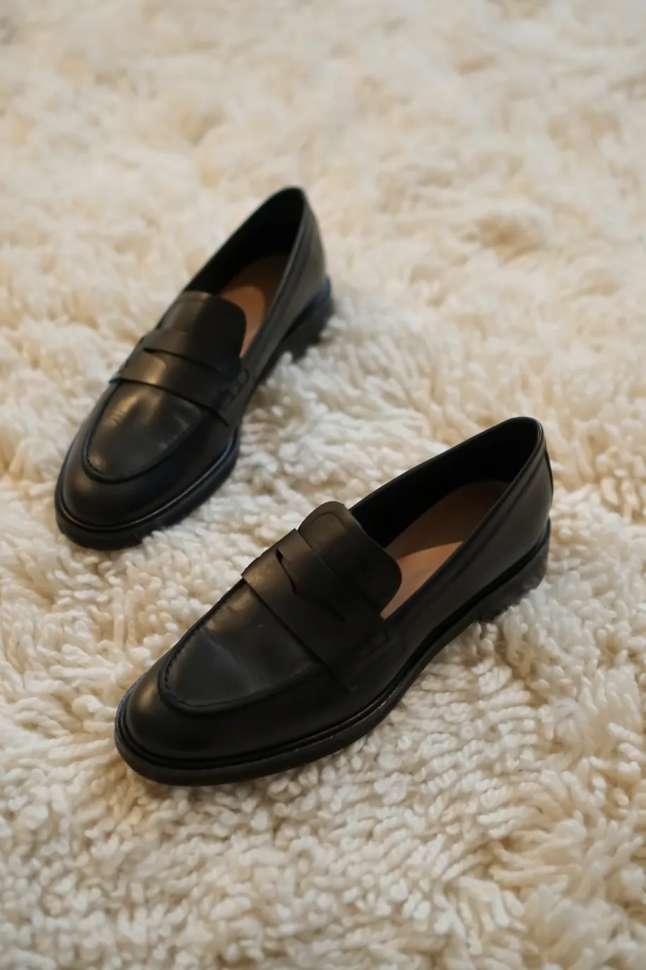 Sara Black Leather Loafers